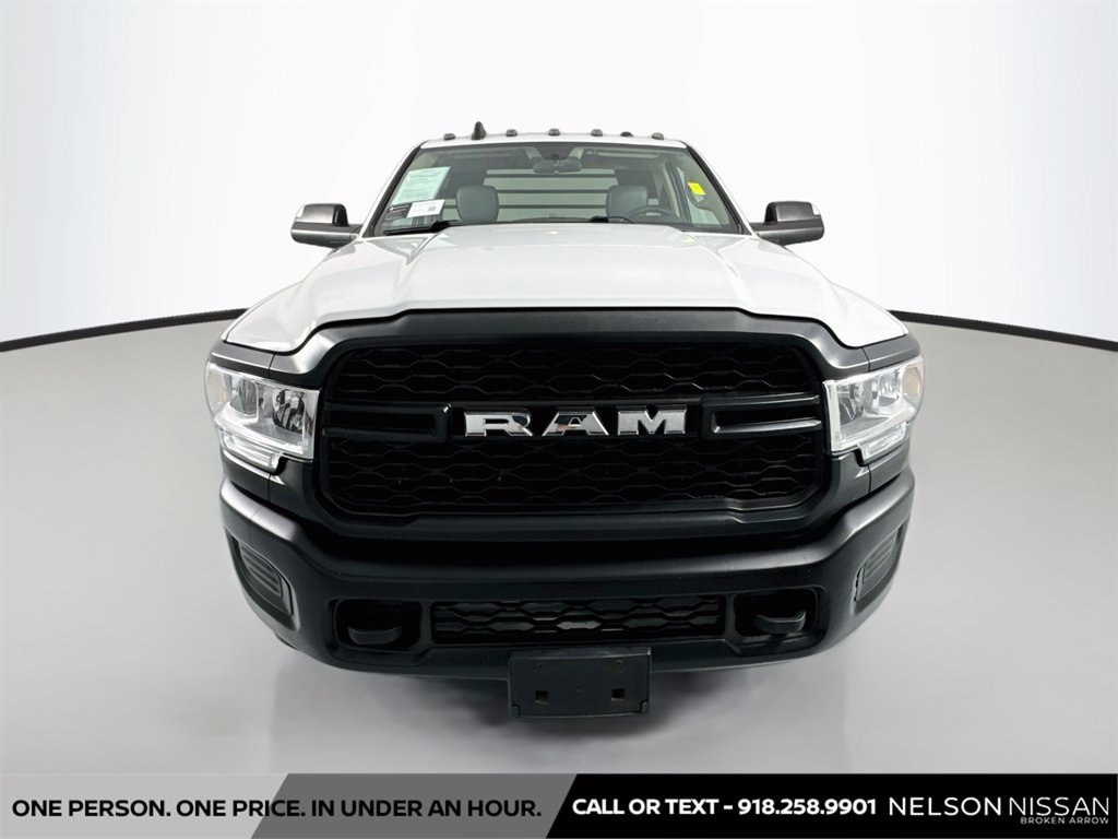 Used 2019 RAM 3500 Tradesman RWD image 2