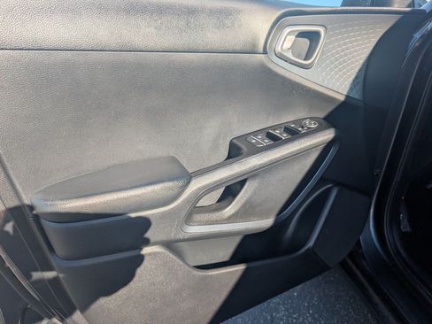 Used 2020 Kia Soul EX w/ Option Group 015 FWD image 10