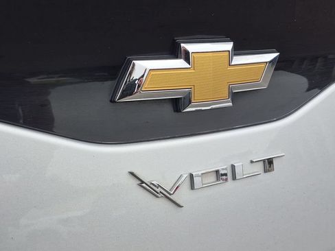 Certified 2018 Chevrolet Volt LT w/ Comfort Package FWD image 32