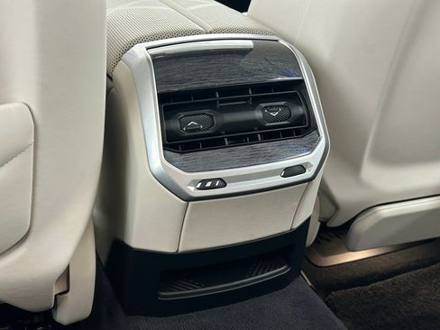 Used 2023 BMW 760i xDrive image 35