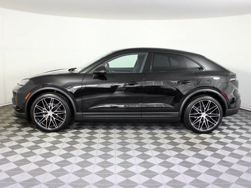 Certified 2025 Porsche Macan 4 Electric image 2
