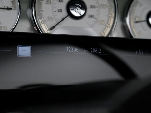 Used 2018 Rolls-Royce Dawn image 21