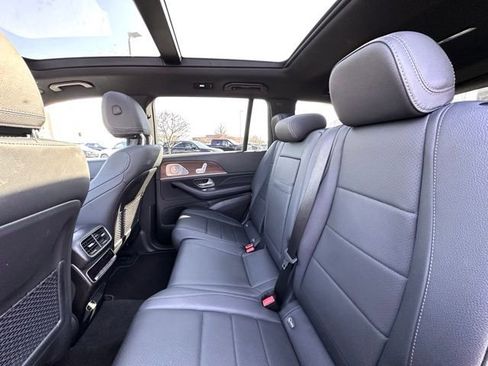 Used 2025 Mercedes-Benz GLS 450 4MATIC image 19