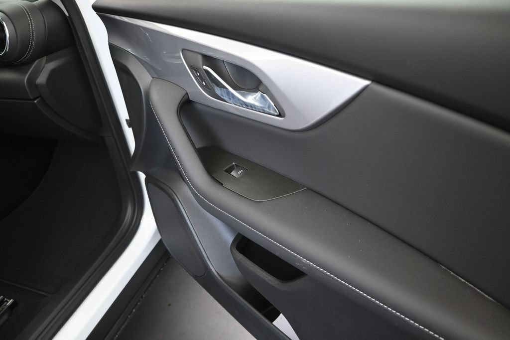 New 2026 Chevrolet Blazer LT w/ Convenience Package FWD image 23