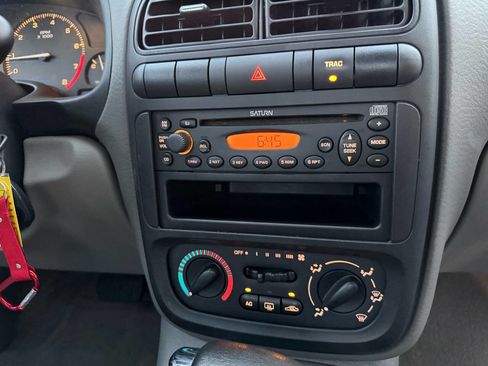 Used 2002 Saturn L-Series L100 w/ Special Edition Pkg image 16