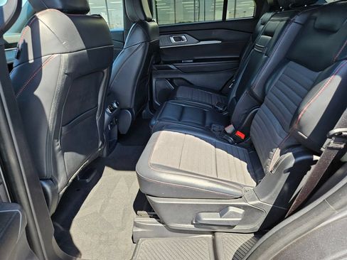 Used 2025 Ford Explorer ST-Line w/ ST-Line Street Pack AWD/4WD image 23