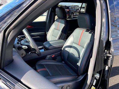 Used 2024 Chevrolet Traverse RS w/ LPO, Floor Liner Package image 36