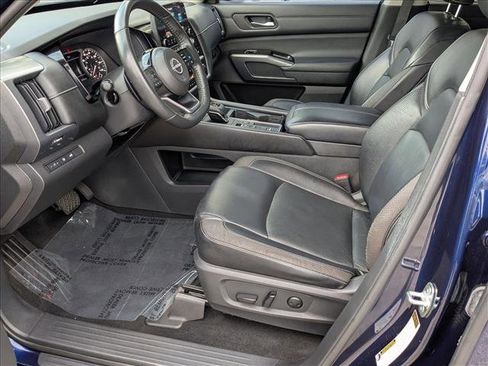 Used 2022 Nissan Pathfinder SL w/ SL Premium Package image 17