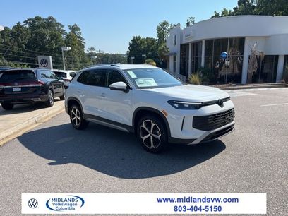 New 2025 Volkswagen Tiguan SE