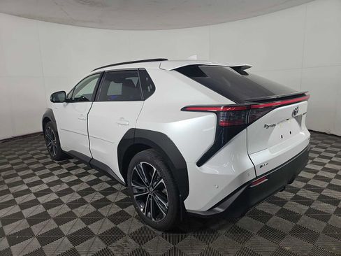 Used 2024 Toyota bZ4X AWD image 6