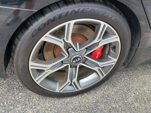 Used 2018 Kia Stinger GT1 image 5