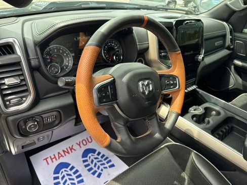 Used 2019 RAM 1500 Laramie AWD/4WD image 8