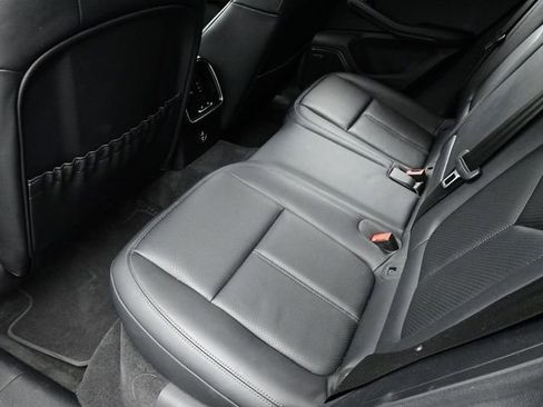 Certified 2025 Porsche Macan AWD/4WD image 15