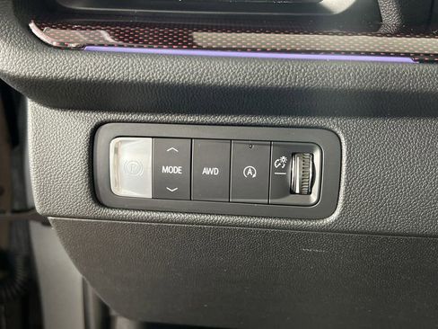 Used 2024 Chevrolet Traverse RS w/ LPO, Floor Liner Package AWD/4WD image 17