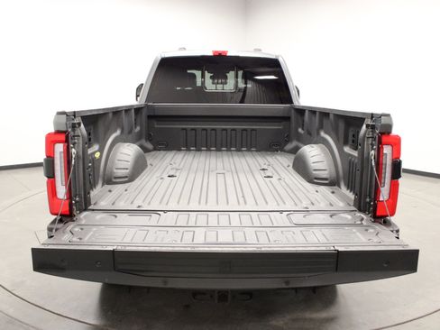 Used 2024 Ford F250 Platinum image 15