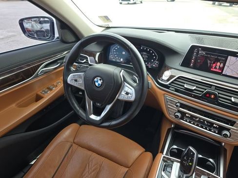 Used 2020 BMW 750i xDrive w/ Luxury Rear Seating Package image 27