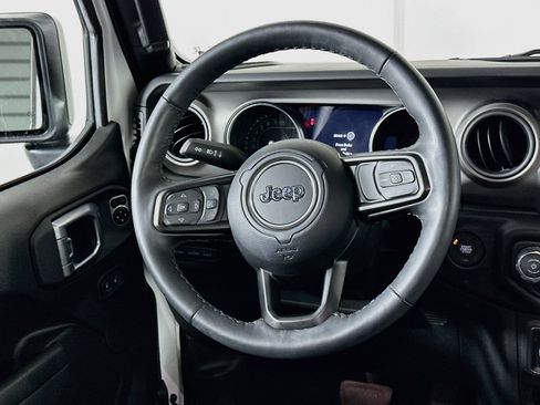 Used 2023 Jeep Wrangler Unlimited w/ Cold Weather Group AWD/4WD image 18