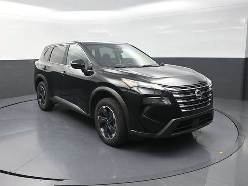 Used 2024 Nissan Rogue SV AWD/4WD image 10