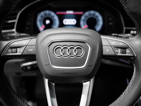 Used 2025 Audi Q7 3.0T Prestige image 14