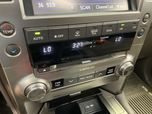 Used 2017 Lexus GX 460 w/ Preferred Accessory Package AWD/4WD image 27