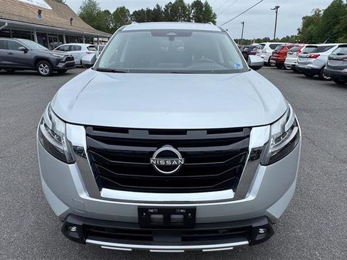 Used 2022 Nissan Pathfinder SL w/ SL Premium Package AWD/4WD image 19