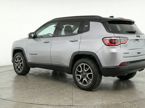 Used 2025 Jeep Compass Trailhawk AWD/4WD image 6