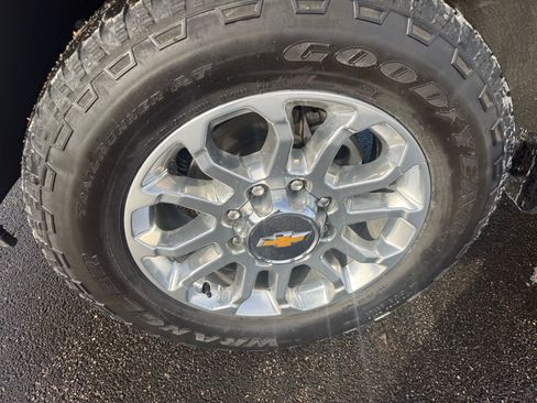 Used 2025 Chevrolet Silverado 2500 LTZ w/ LTZ Premium Package image 10