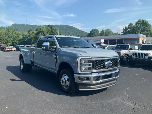 New 2026 Ford F350 King Ranch w/ Chrome Package AWD/4WD image 3