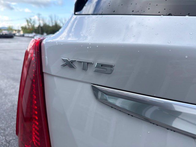 Certified 2018 Cadillac XT5 Luxury w/ Driver Awareness Package AWD/4WD image 10