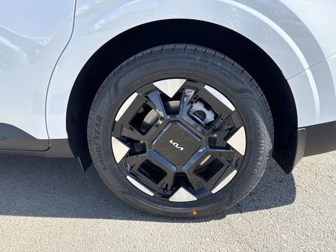 New 2026 Kia Carnival EX image 27