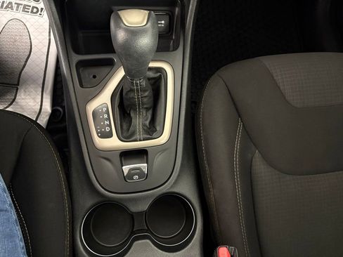 Used 2015 Jeep Cherokee Latitude w/ Cold Weather Group image 23