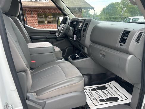 Used 2020 Nissan NV 2500 SV w/ Navigation Package image 17