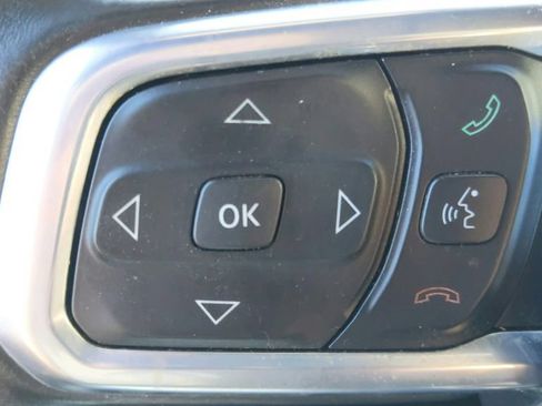 Used 2020 Jeep Wrangler Unlimited Sahara AWD/4WD image 20