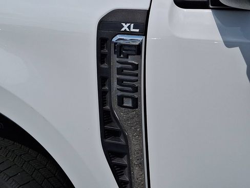 Used 2026 Ford F250 XL AWD/4WD image 9