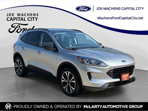 Used 2022 Ford Escape SE w/ SE Sport Appearance Package AWD/4WD image 1