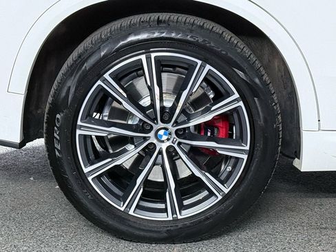 Used 2021 BMW X5 M50i w/ Executive Package image 8