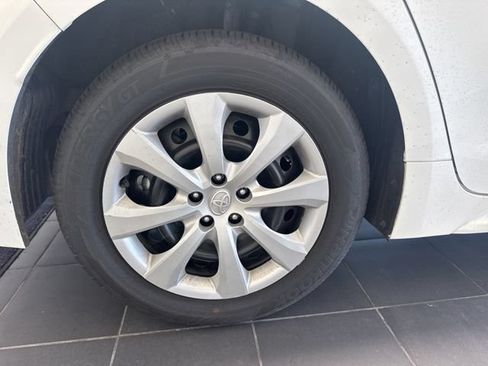 Used 2026 Toyota Corolla LE FWD image 5