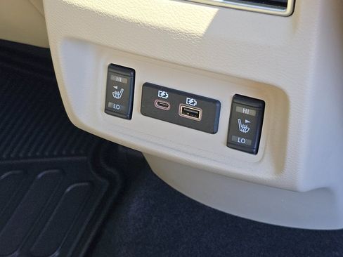 Used 2022 Nissan Maxima Platinum w/ Sport Mat Group FWD image 16