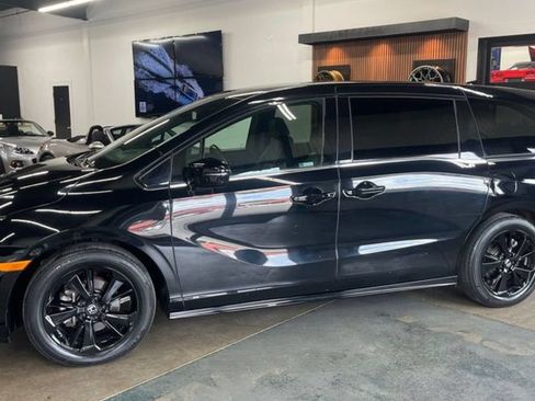 Used 2023 Honda Odyssey Sport image 1