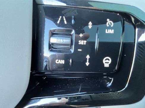 Certified 2025 Land Rover Range Rover Sport Dynamic SE image 22