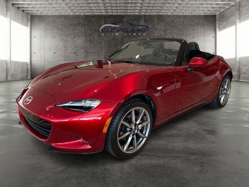Used 2022 MAZDA MX-5 Miata Grand Touring RWD image 8