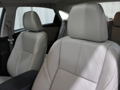 Used 2014 Toyota Avalon XLE Touring FWD image 4