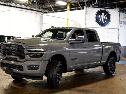 New 2026 RAM 2500 Laramie AWD/4WD image 4
