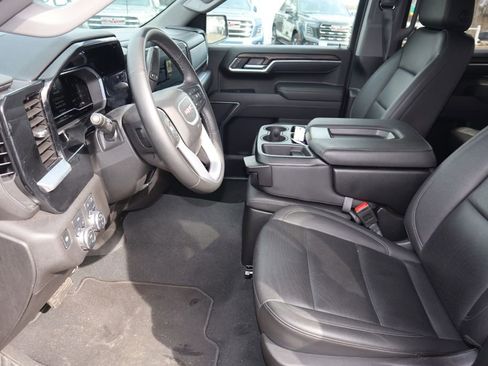 Used 2025 GMC Sierra 1500 SLT image 14