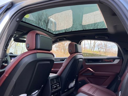 New 2026 Porsche Cayenne E-Hybrid Coupe AWD/4WD image 22