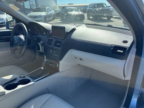 Used 2010 Mercedes-Benz C 300 Sedan image 21