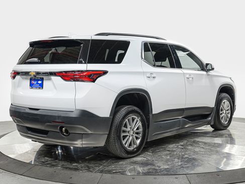 Used 2023 Chevrolet Traverse LT FWD image 7