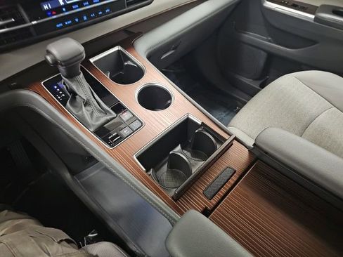 Used 2024 Toyota Sienna LE image 22