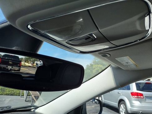 Used 2019 Jeep Cherokee Limited FWD image 29