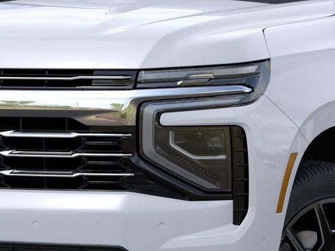 New 2026 Chevrolet Suburban LT w/ Comfort Package AWD/4WD image 18